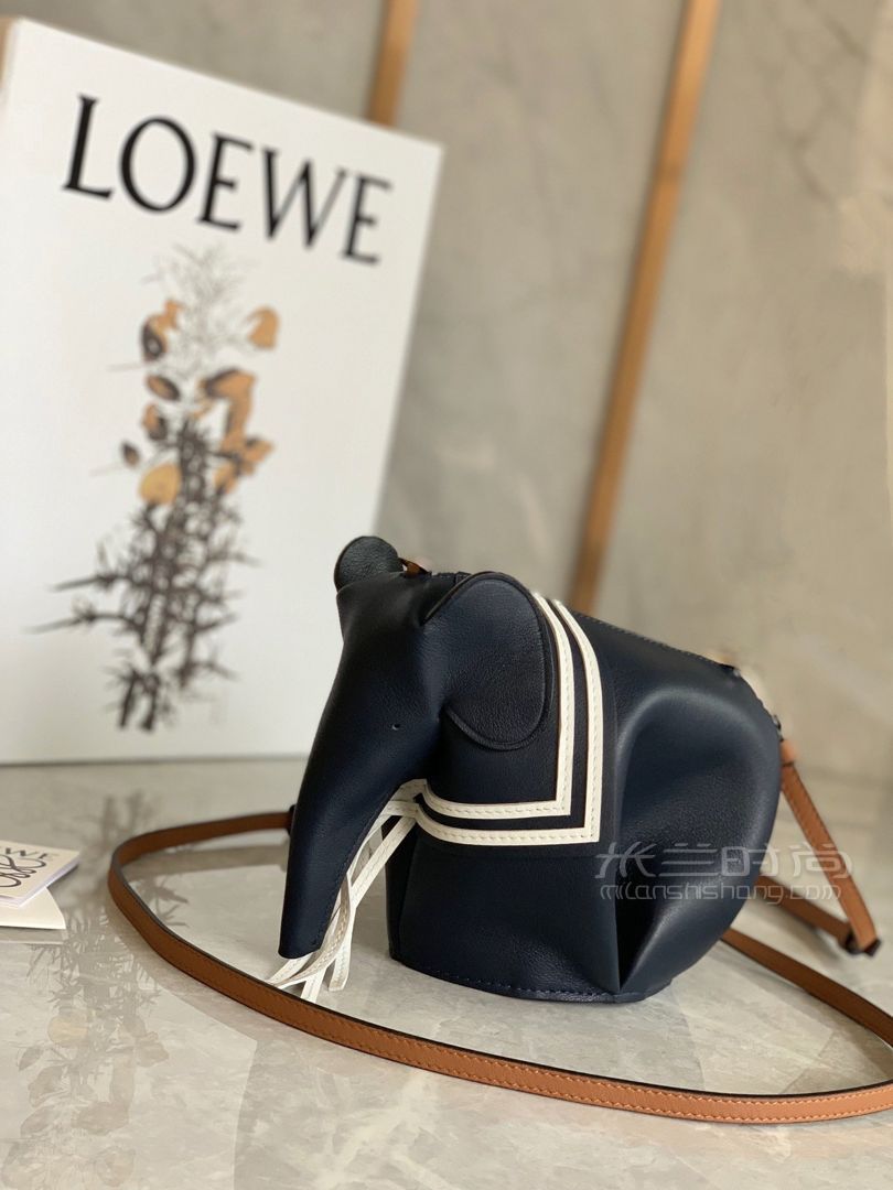 【loewe小象包】罗家 elephant 海军风小象出货选用质感柔软小牛皮