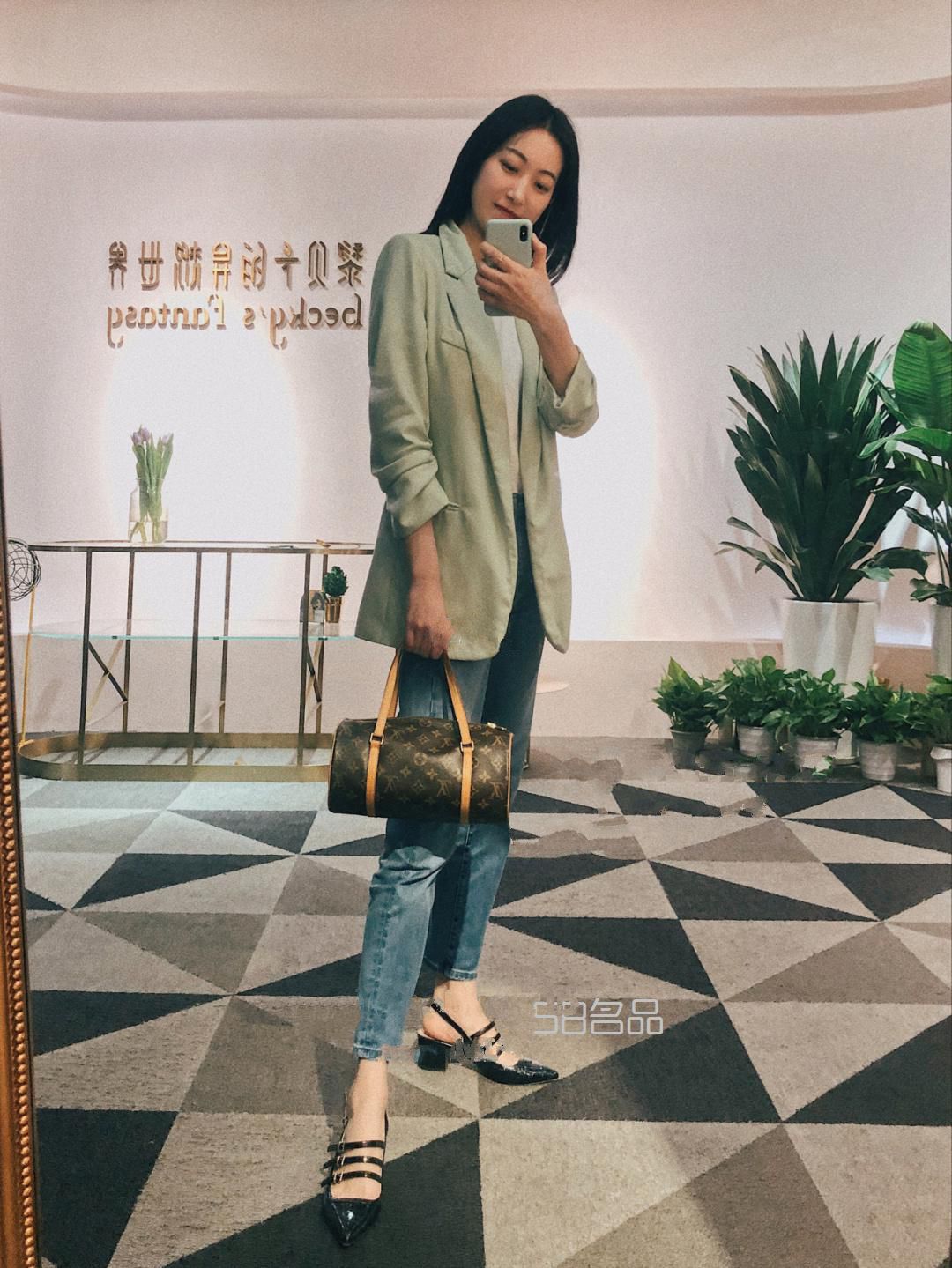 ootd｜LV圆筒包Day 1,lv epi水波纹绿色牛皮女士手提包_1